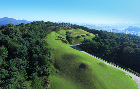 Tomb of King Muryeong and Royal Tombs